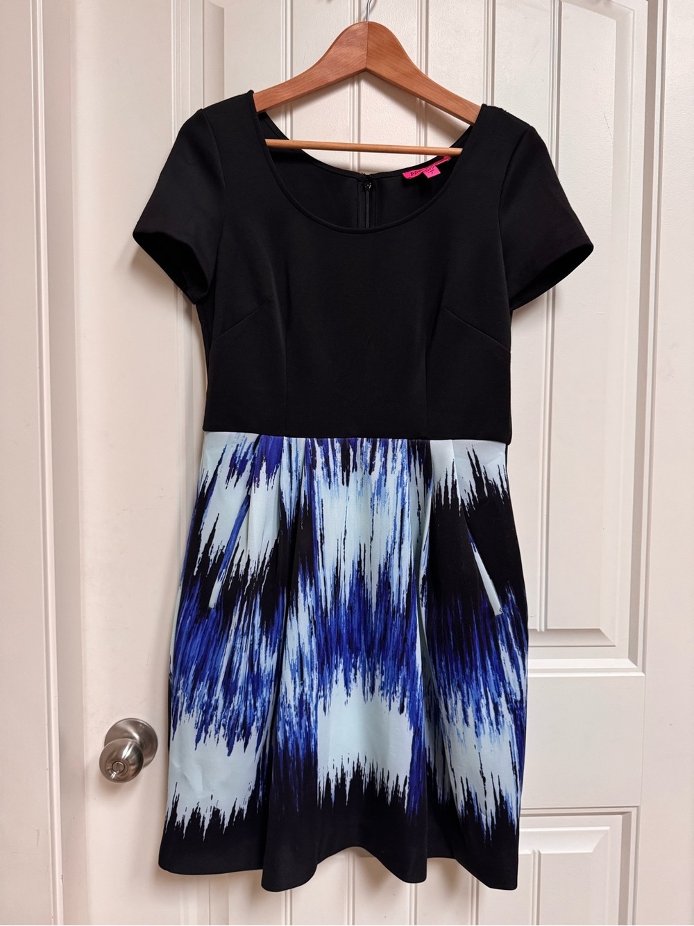 Betsey Johnson Black and Blue Bodice Dress with Pockets. Size 6